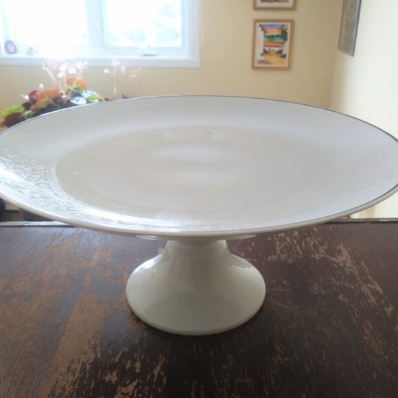 Porcelana Real Brasil Pedestal Cake Stand - Picture 1 of 5